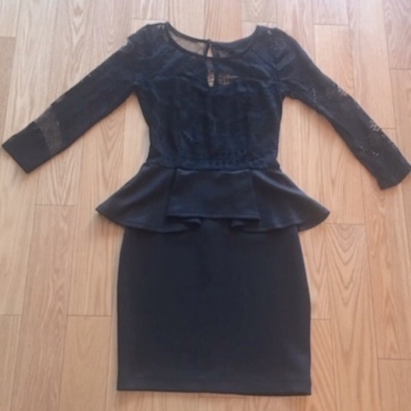 Vintage BCBGeneration Lace Knit Peplum Black Mini Dress - Size 0 - Picture 2 of 9